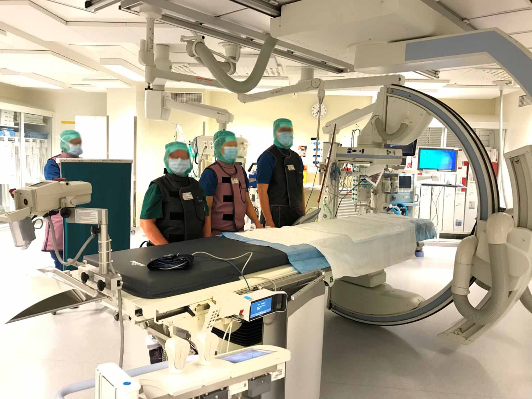 Occupational doses in interventional angiography after radiological ...