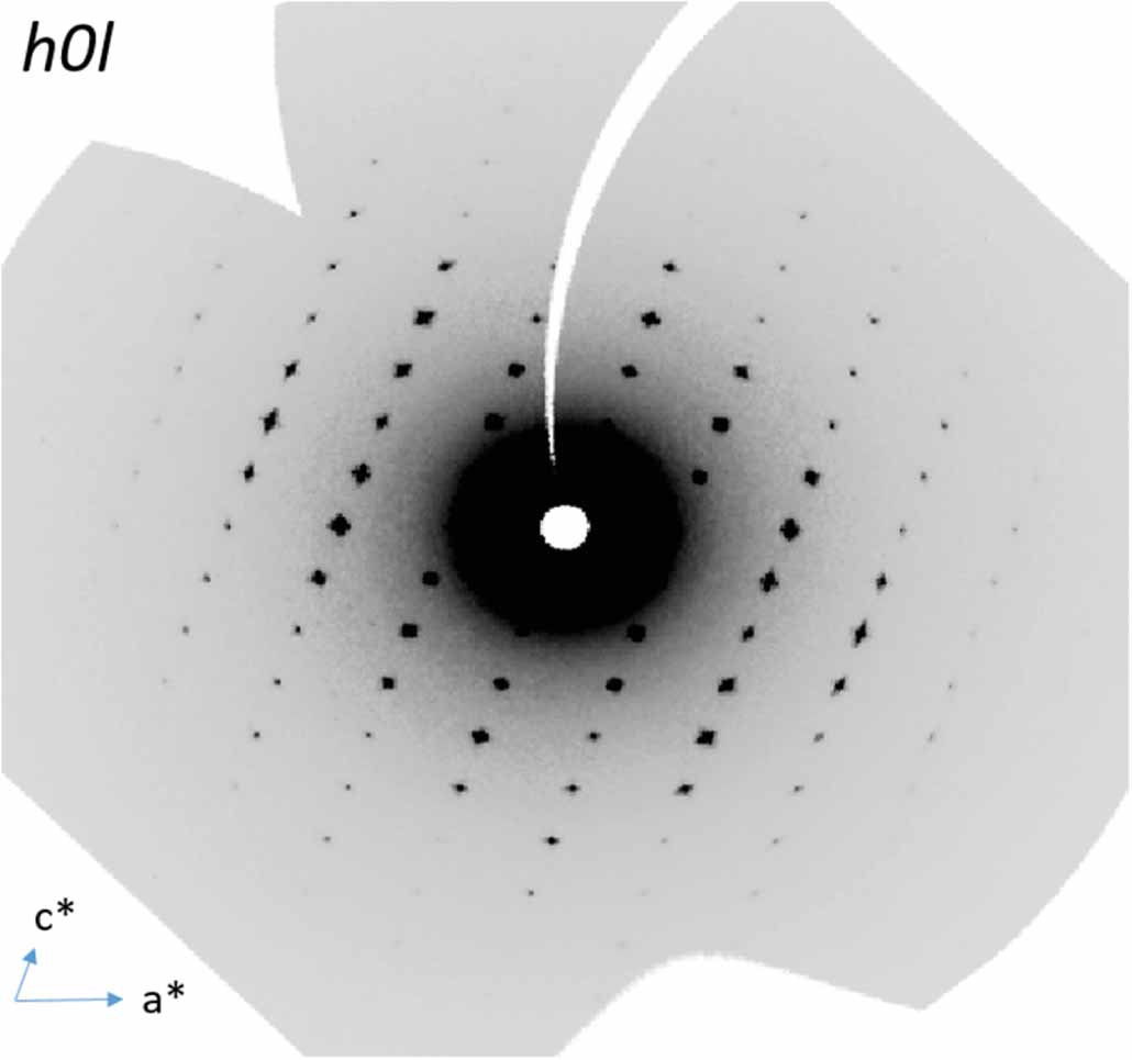 Electron spin resonance study on the 4f honeycomb quantum magnet YbCl3 ...
