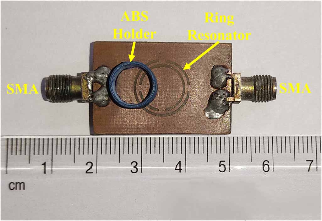 Highly sensitive DS-CSRR based microwave sensor for permittivity ...